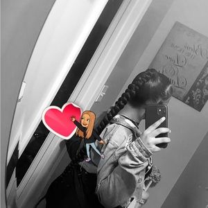 Meet your Posher, Abria